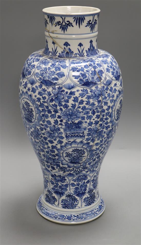 A large Chinese blue and white vase, Kangxi period Height 42cm